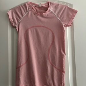 Lululemon t-shirt